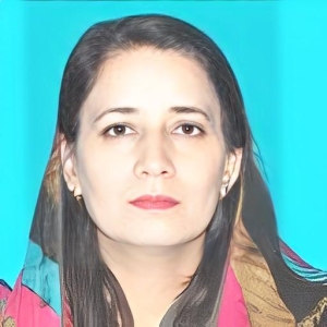 葉笛卡/ Adiqa Kausar Kiani